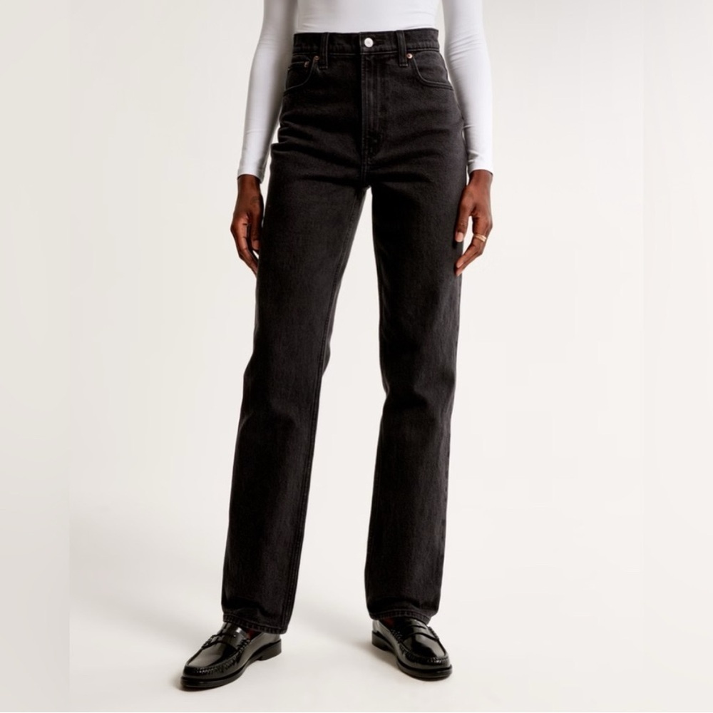 Abercrombie Black Curve Love Ultra High Rise 90s Straight Jeans- 24